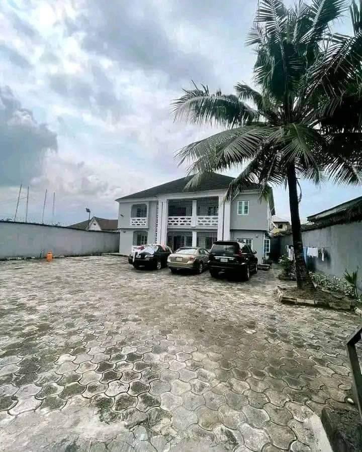 4 bedroom duplex with 3 units of 2 bedroom flats for sale Oron Road,Uyo