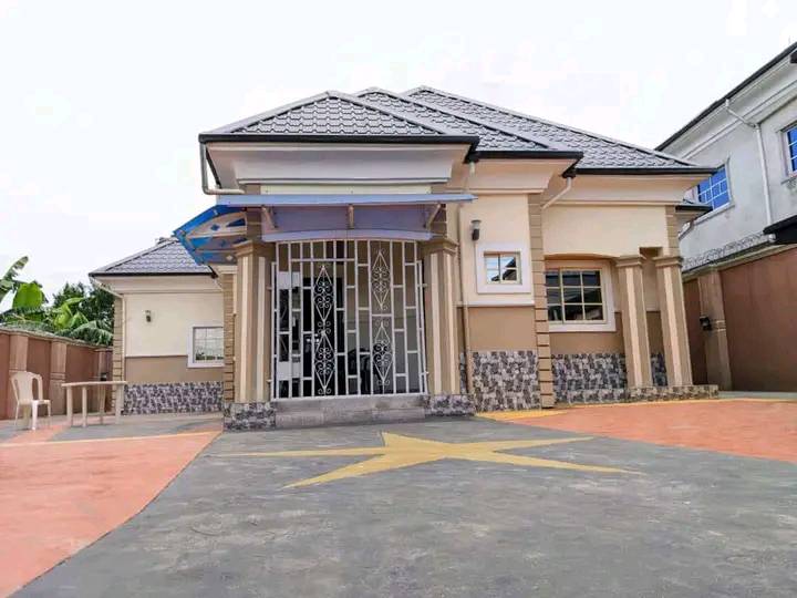 DETACHED 4BEDROOM BUNGALOW For Rent 25th Anniversary Estate, Uyo