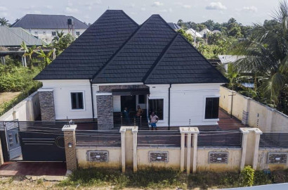 3 Bedroom Bungalow for sale @John Linus Street, Mbierebe Obio, Off Aka Etinan Road, Uyo