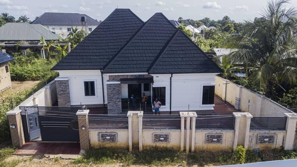 3 Bedroom Bungalow for sale @John Linus Street, Mbierebe Obio, Off Aka Etinan Road, Uyo
