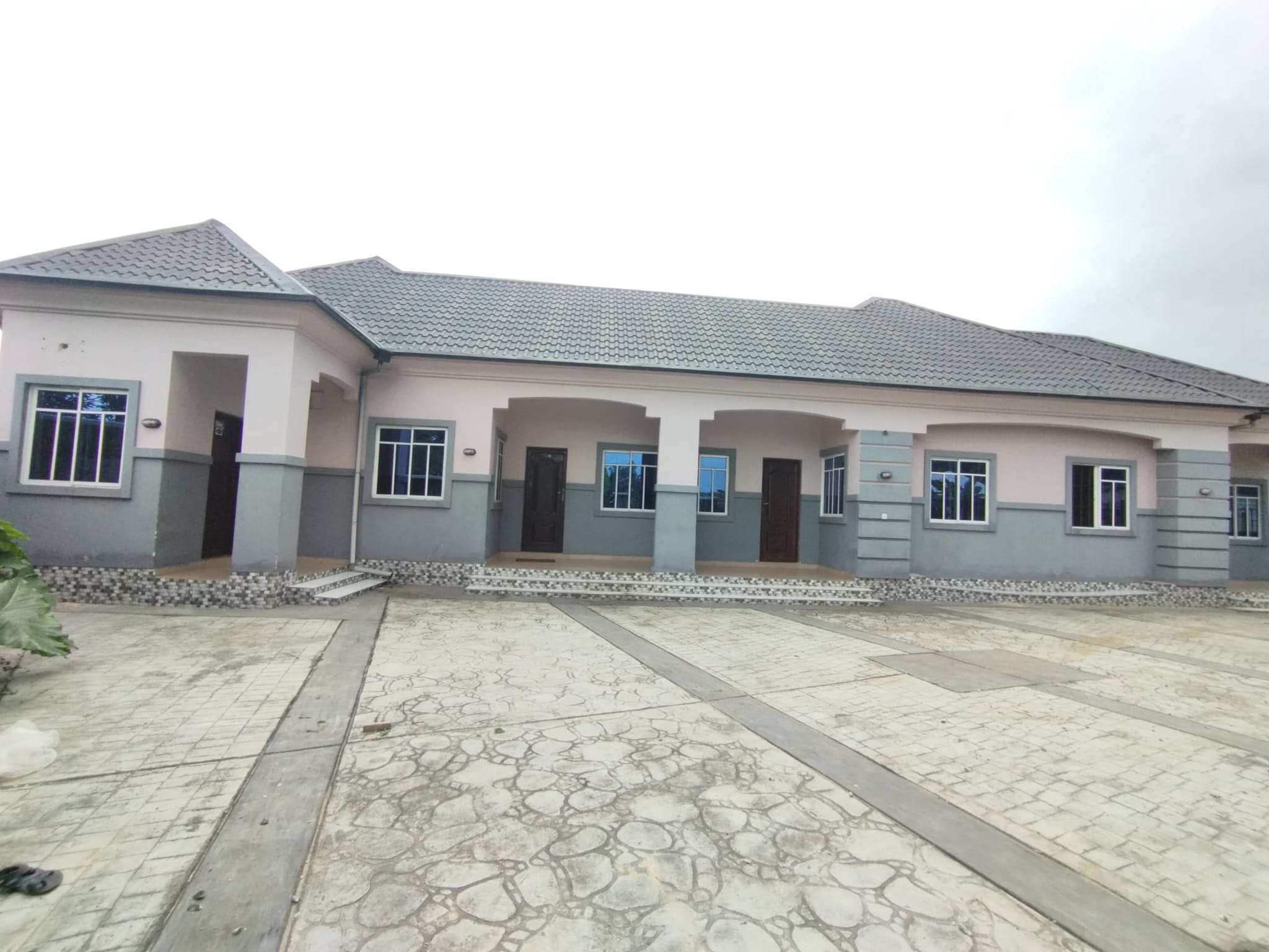 Clean 1 Bedroom flat at Oron Road Uyo by IFA BIG