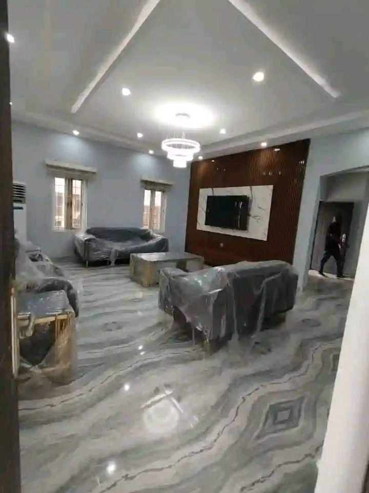 7 bedroom duplex for sale @ Brooks street off Wellington Bassey way, Uyo.