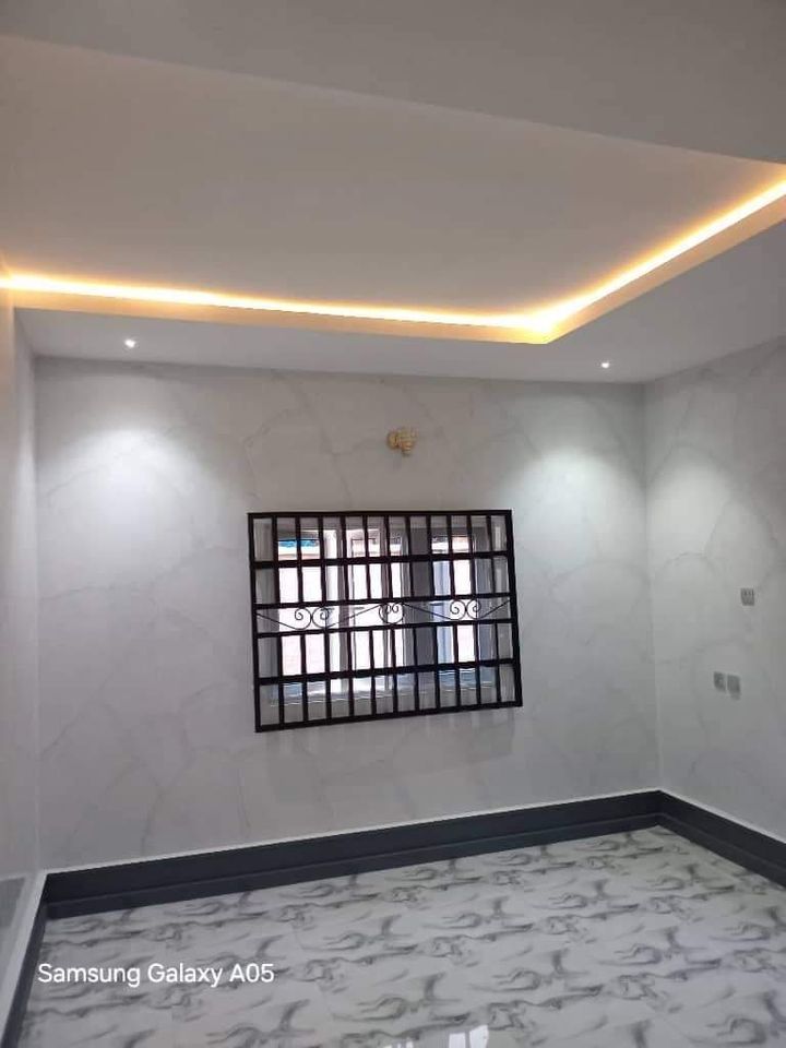 virgin 2 bedroom flat Off Nwaniba/four lanes by water fountain Uyo