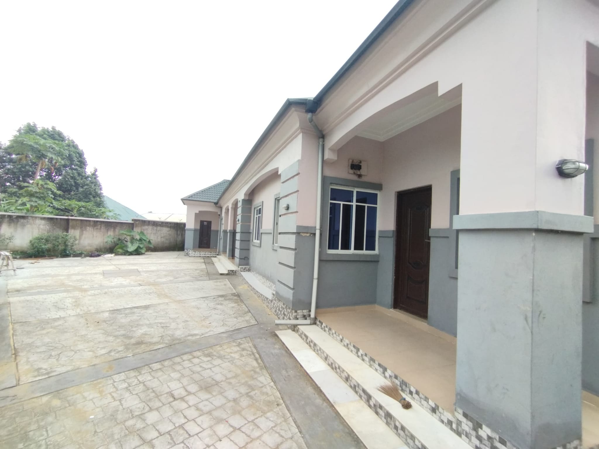 Clean 1 Bedroom flat at Oron Road Uyo by IFA BIG