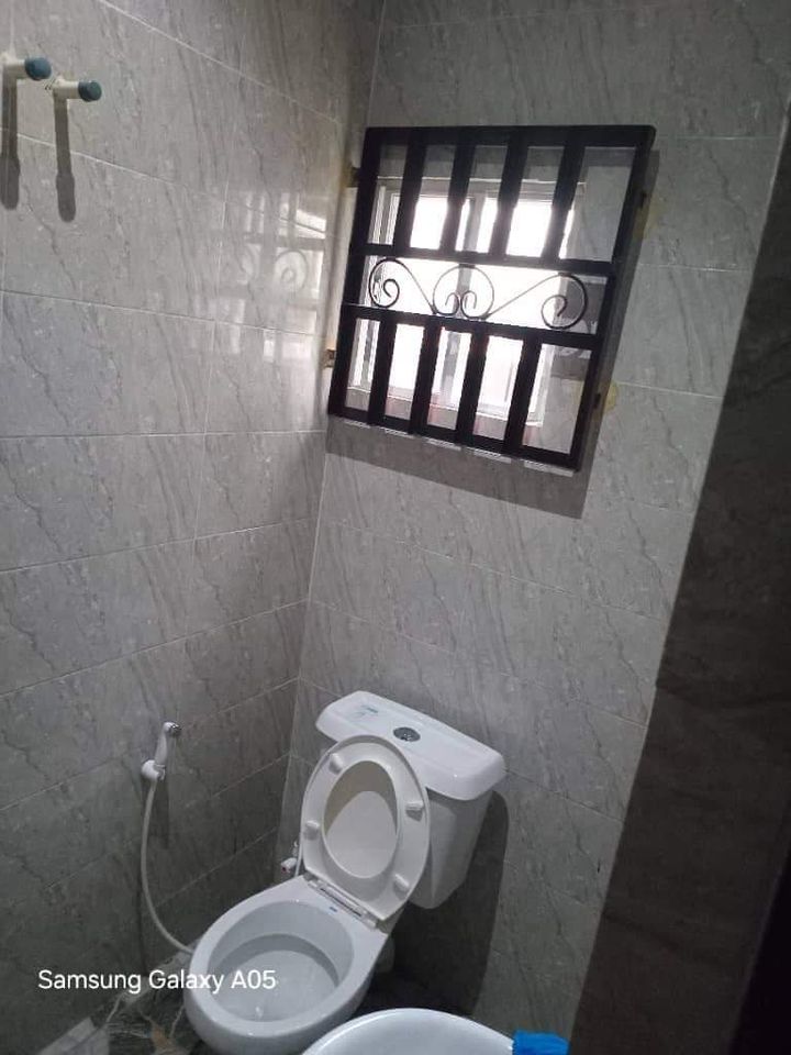 virgin 2 bedroom flat Off Nwaniba/four lanes by water fountain Uyo