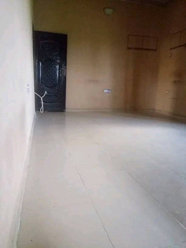 SPACIOUS SELFCONTAIN FOR RENT AT ORON ROAD
