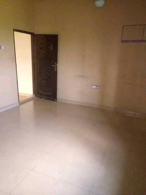 SPACIOUS SELFCONTAIN FOR RENT AT ORON ROAD