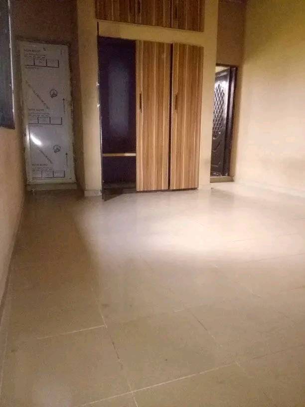 SPACIOUS SELFCONTAIN FOR RENT AT ORON ROAD