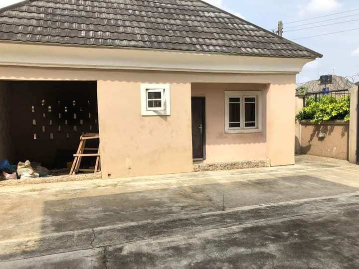 Standard 5-bedroom duplex for sale at shelter Afrique Estate, uyo